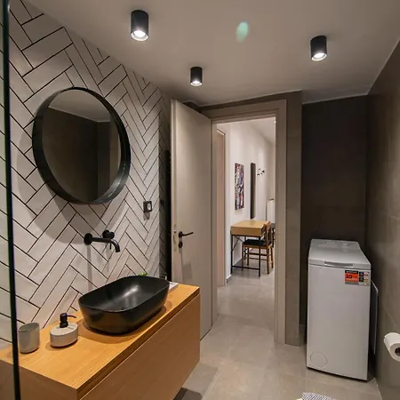 Vibrant Pagrati 2-bd Retreat With Elegant-modern Style Apartment *