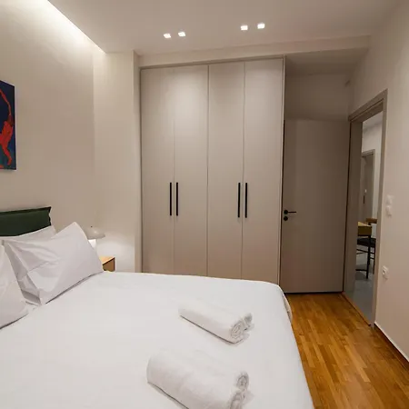 Vibrant Pagrati 2-bd Retreat With Elegant-modern Style *