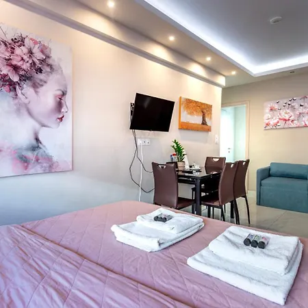 Mini Apartment *