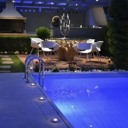 Detached House For Big Grups Apartment Athens