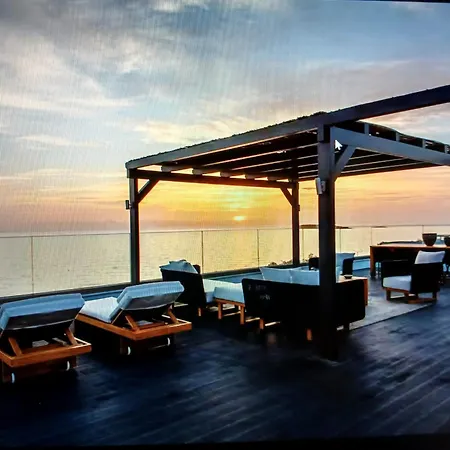 Naisikas Sea View Athens