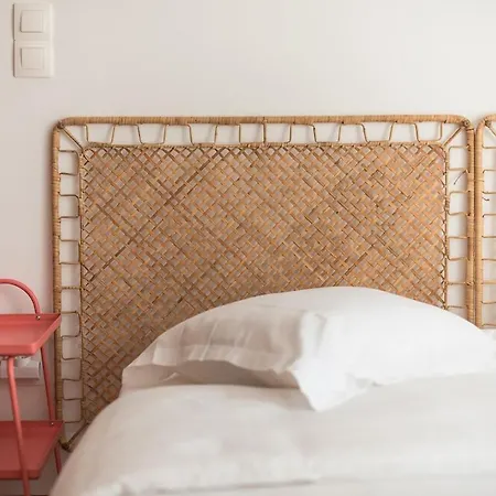 Zen Bright, Exarchia *
