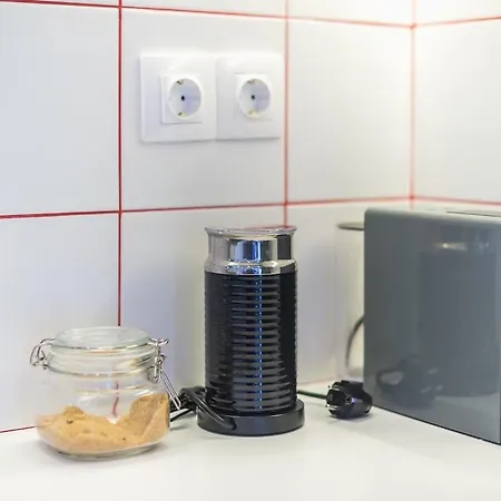 Zen Bright, Exarchia Apartment