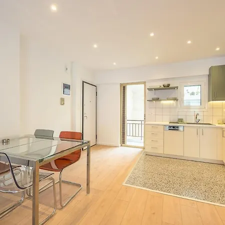 Zen Bright, Exarchia Apartment