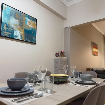 Spacious & Sunny 3bdr Apartment *