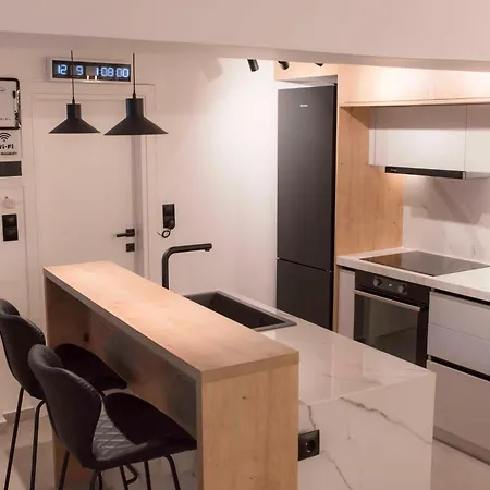 Deluxe One Apartment *