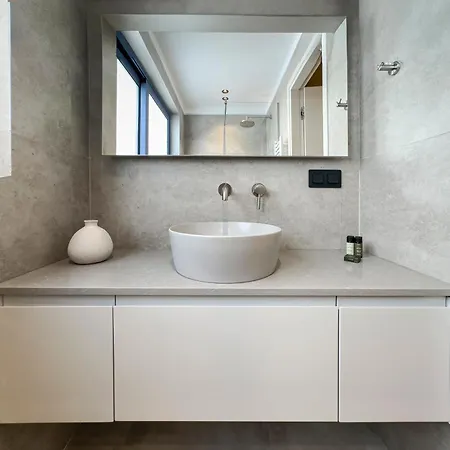 Apartment Phaedrus Living Luxury Residences Sunstone