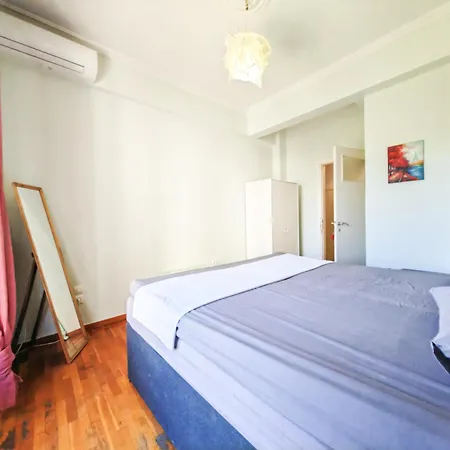 Homestay Kato Patisia In A Shared Athens