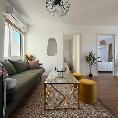 Apartment Th0 Futuristic Luxury Two Bedrooms With High-tech Amenities