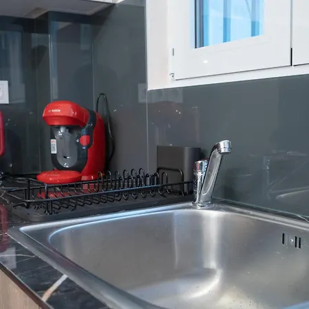 Sepolia Metro Station 1 Bdrm 4 Pers By Mps דירה
