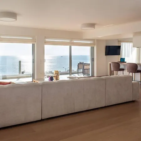 Naisikas Sea View Apartment *