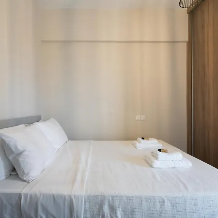Relaxing Voula Hideaway