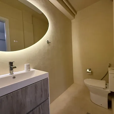 Sunny Private Jacuzzi Hydromassage Apartment