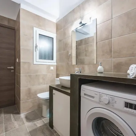 Apartment Cozy & Stylish 2br In Neos Kosmos