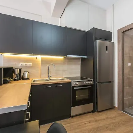 Cozy & Stylish 2br In Neos Kosmos Apartment