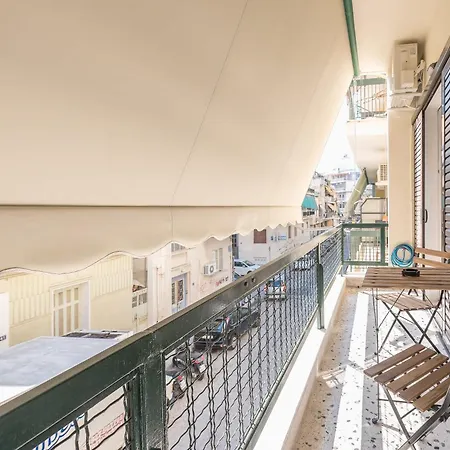 Cozy & Stylish 2br In Neos Kosmos Apartment