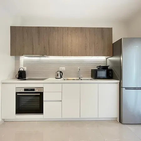 Cultural Retreat Stylish Near Stavros Niarchos Center Apartment