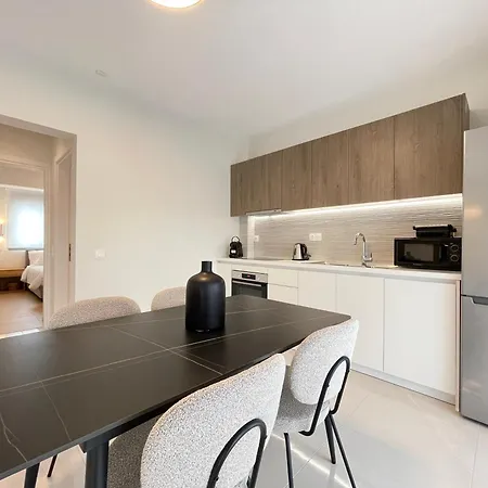 Cultural Retreat Stylish Near Stavros Niarchos Center