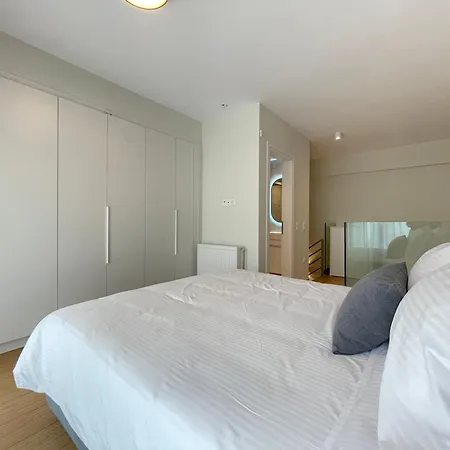Cultural Retreat Stylish Near Stavros Niarchos Center