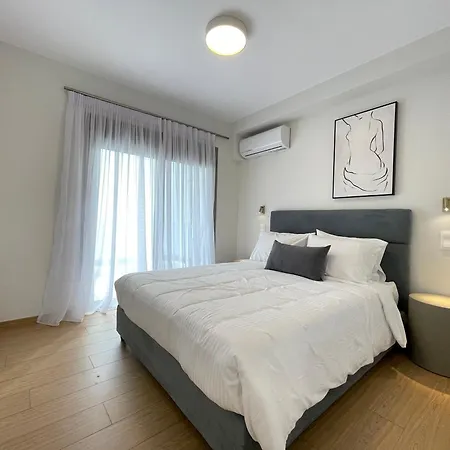 Cultural Retreat Stylish Near Stavros Niarchos Center *