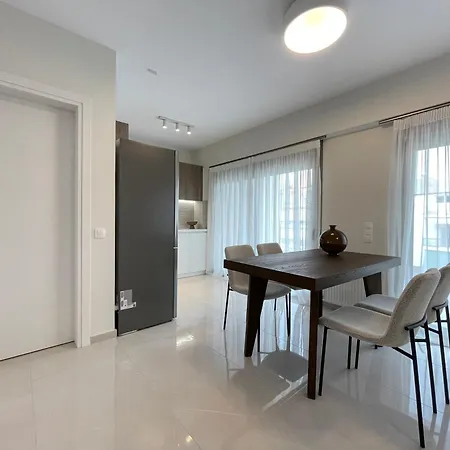 Cultural Retreat Stylish Near Stavros Niarchos Center Apartment