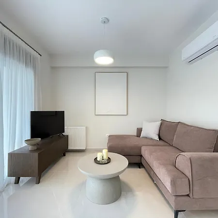 Cultural Retreat Stylish Near Stavros Niarchos Center *