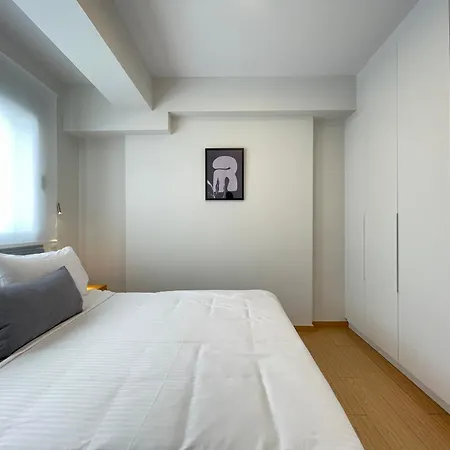 Cultural Retreat Stylish Near Stavros Niarchos Center
