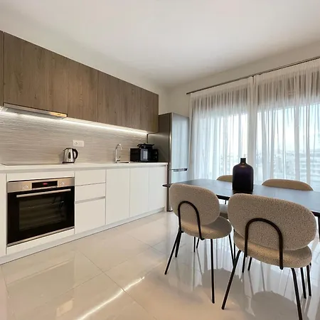 Cultural Retreat Stylish Near Stavros Niarchos Center Apartment Athens