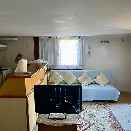 Holiday home 20 Mins From Centre, Rural House Athens