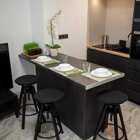 Athenee Apartment