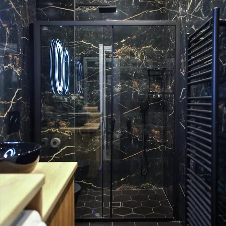 Neo Luxury Apartment *