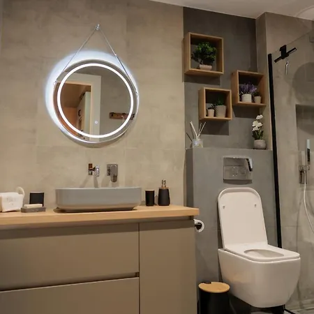 Chic 2br With Vintage Charm Apartment