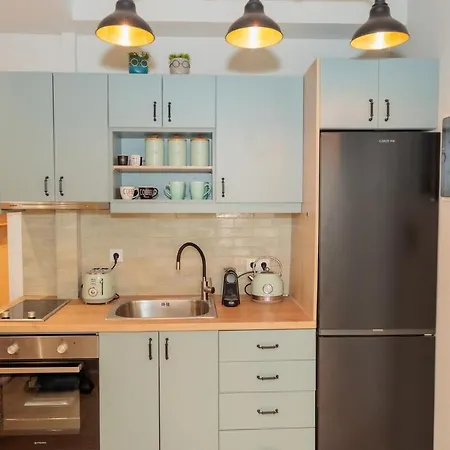 Chic 2br With Vintage Charm
