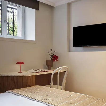Aparthotel Presidential Suites, By *