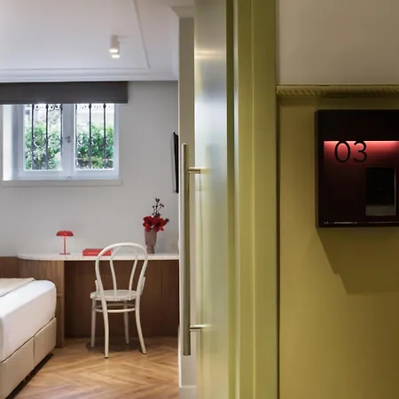 Aparthotel Presidential Suites, By