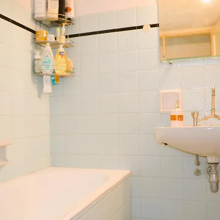 Homestay Kato Patisia In A Shared Athens