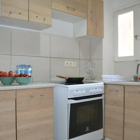 Kato Patisia In A Shared Homestay Athens