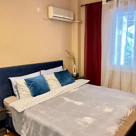 Cozy In Nea Smirni Apartment