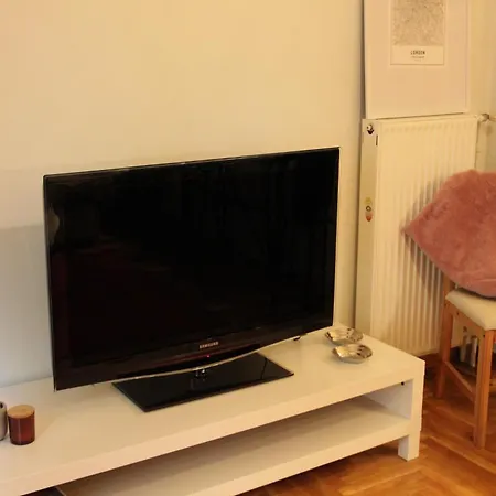 Cozy In Apartment *