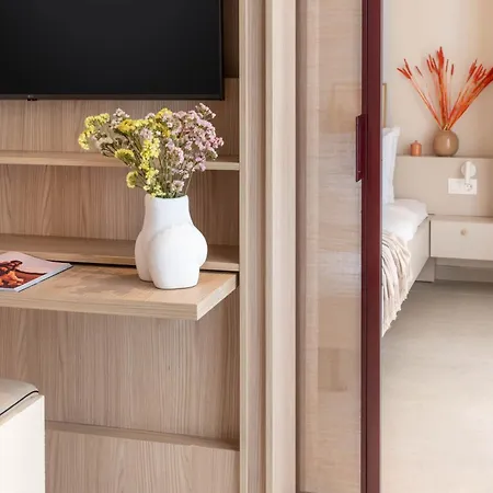 Apartment Culture Retreat Near Archaeological Museum By Upstreet