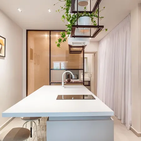 Apartment Culture Retreat Near Archaeological Museum By Upstreet *