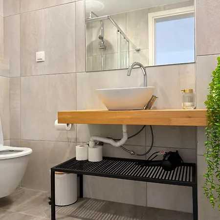 Th0 Futuristic Luxury Two Bedrooms With High-tech Amenities *