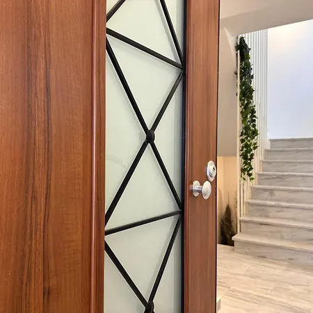 Apartment Th0 Futuristic Luxury Two Bedrooms With High-tech Amenities