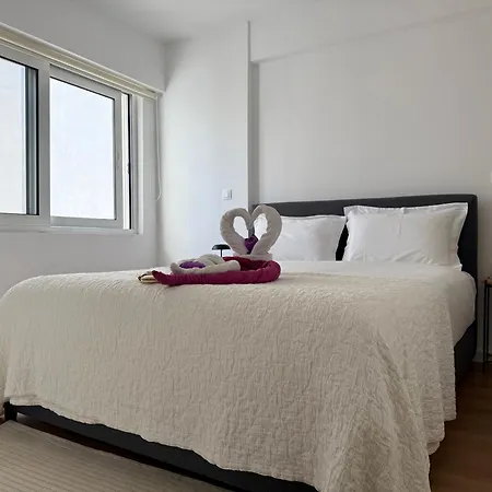 Th0 Futuristic Luxury Two Bedrooms With High-tech Amenities *