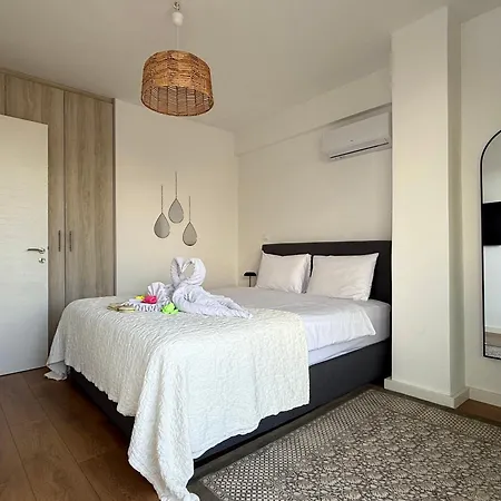 Th0 Futuristic Luxury Two Bedrooms With High-tech Amenities