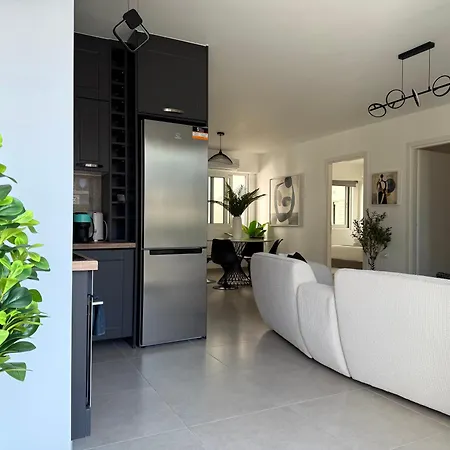 Apartment Th0 Futuristic Luxury Two Bedrooms With High-tech Amenities