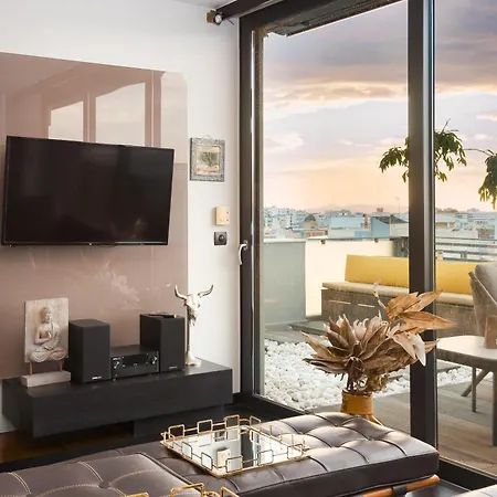 Acropolis View Luxe Penthouse With Outdoor Terrace Hottub