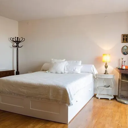 Anafiotika Fos Cycladic Home! Athens