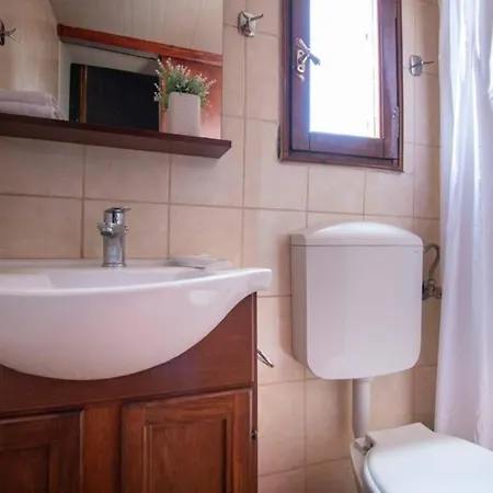 Anafiotika Fos Cycladic Home! Athens