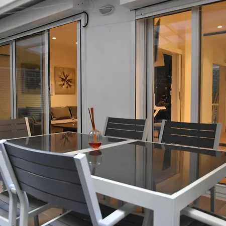 Peaceful Retreat In Kolonaki Apartment *